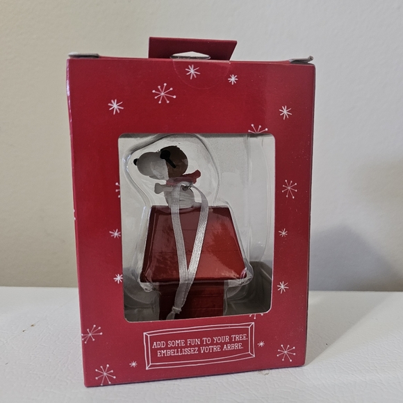 Hallmark Peanuts Snoopy Flying Ace on Doghouse 2015 Christmas Ornament - Picture 3 of 5